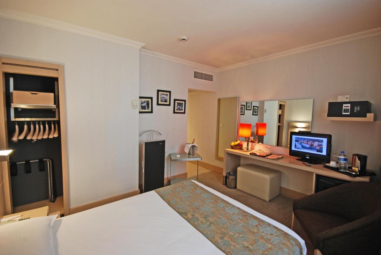 เอเรสซิน โฮเต็ล ทักซิม พรีเมียร์ Hotel อิสตันบูล ภายนอก รูปภาพ