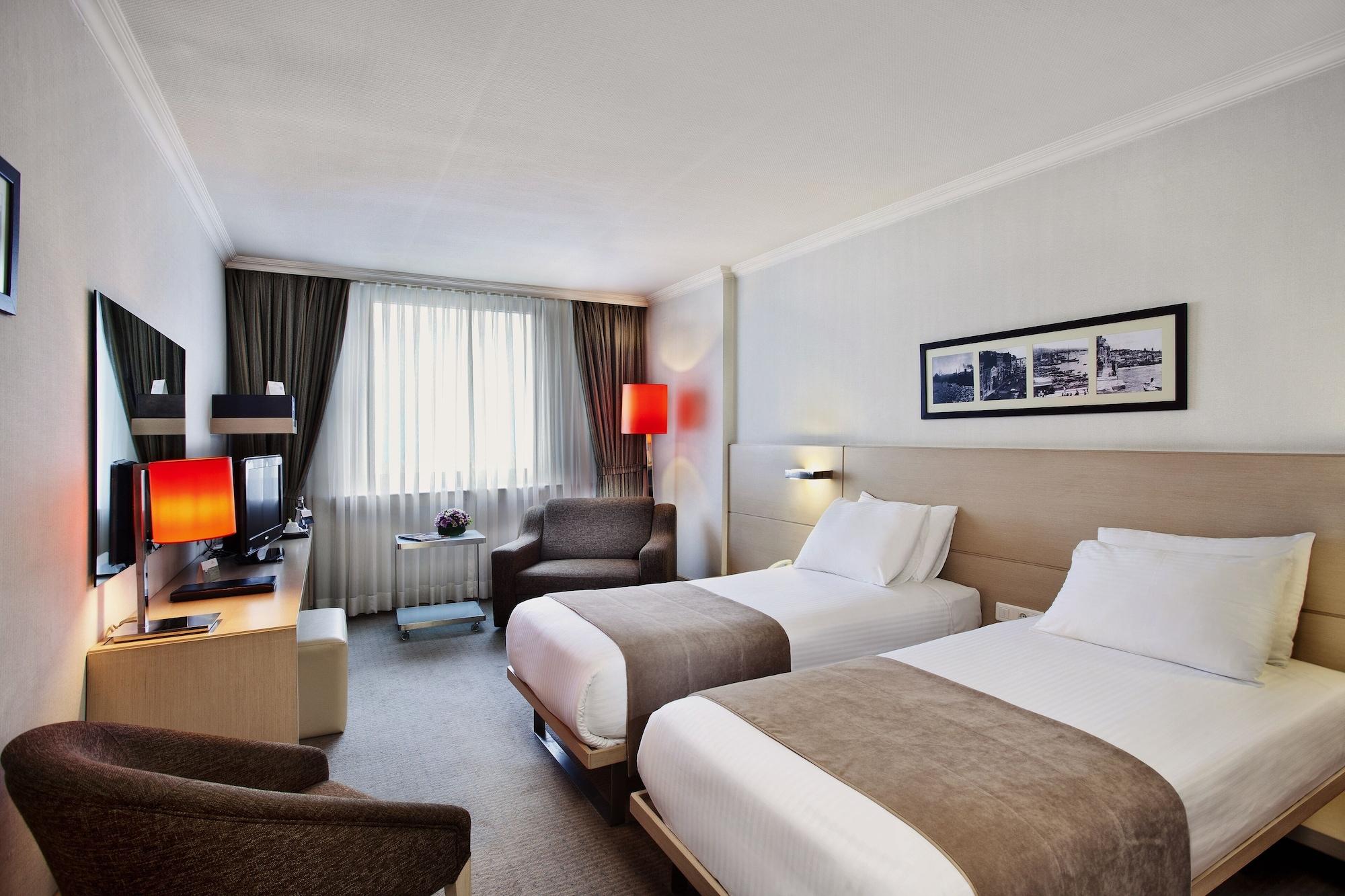 เอเรสซิน โฮเต็ล ทักซิม พรีเมียร์ Hotel อิสตันบูล ภายนอก รูปภาพ