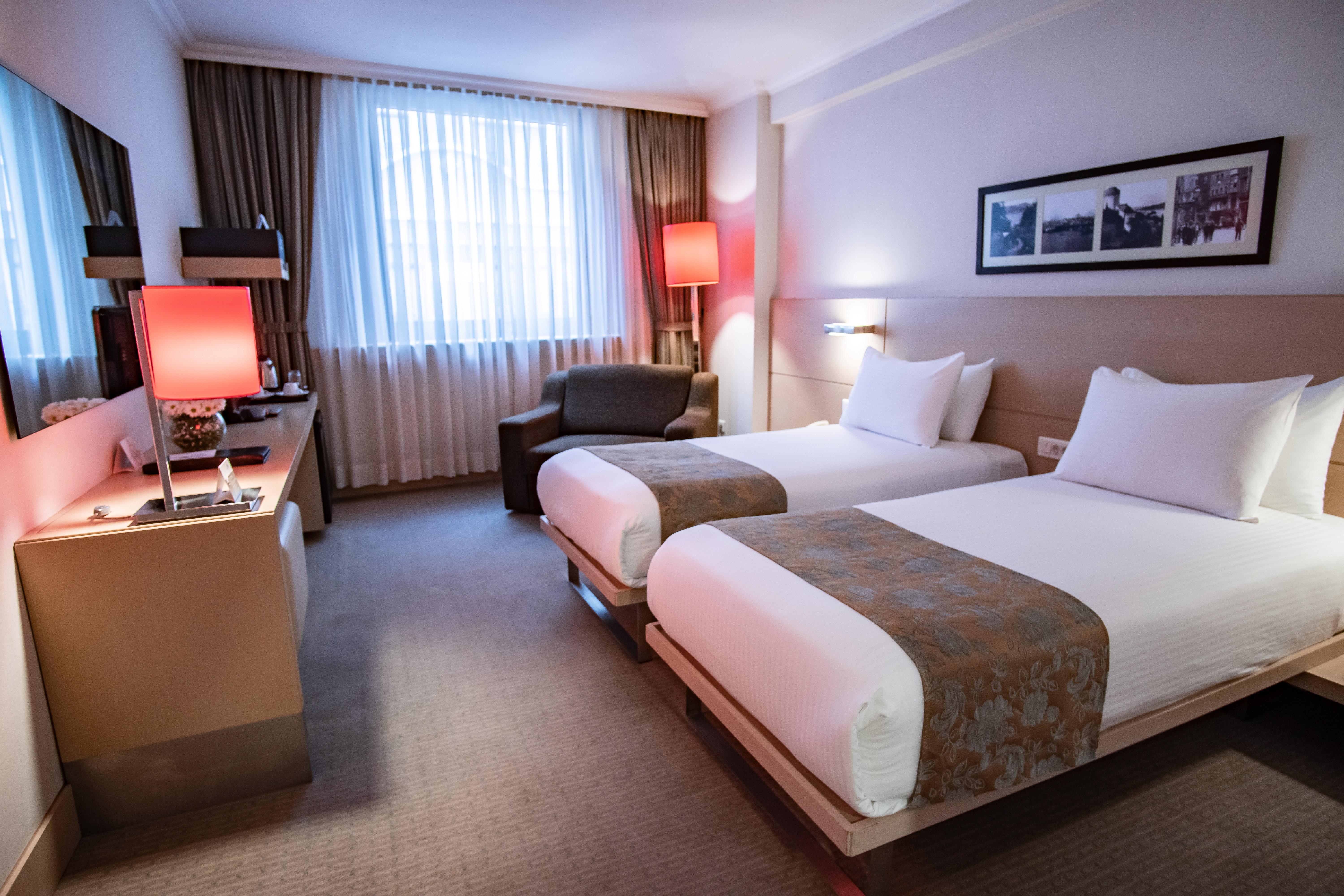 เอเรสซิน โฮเต็ล ทักซิม พรีเมียร์ Hotel อิสตันบูล ภายนอก รูปภาพ