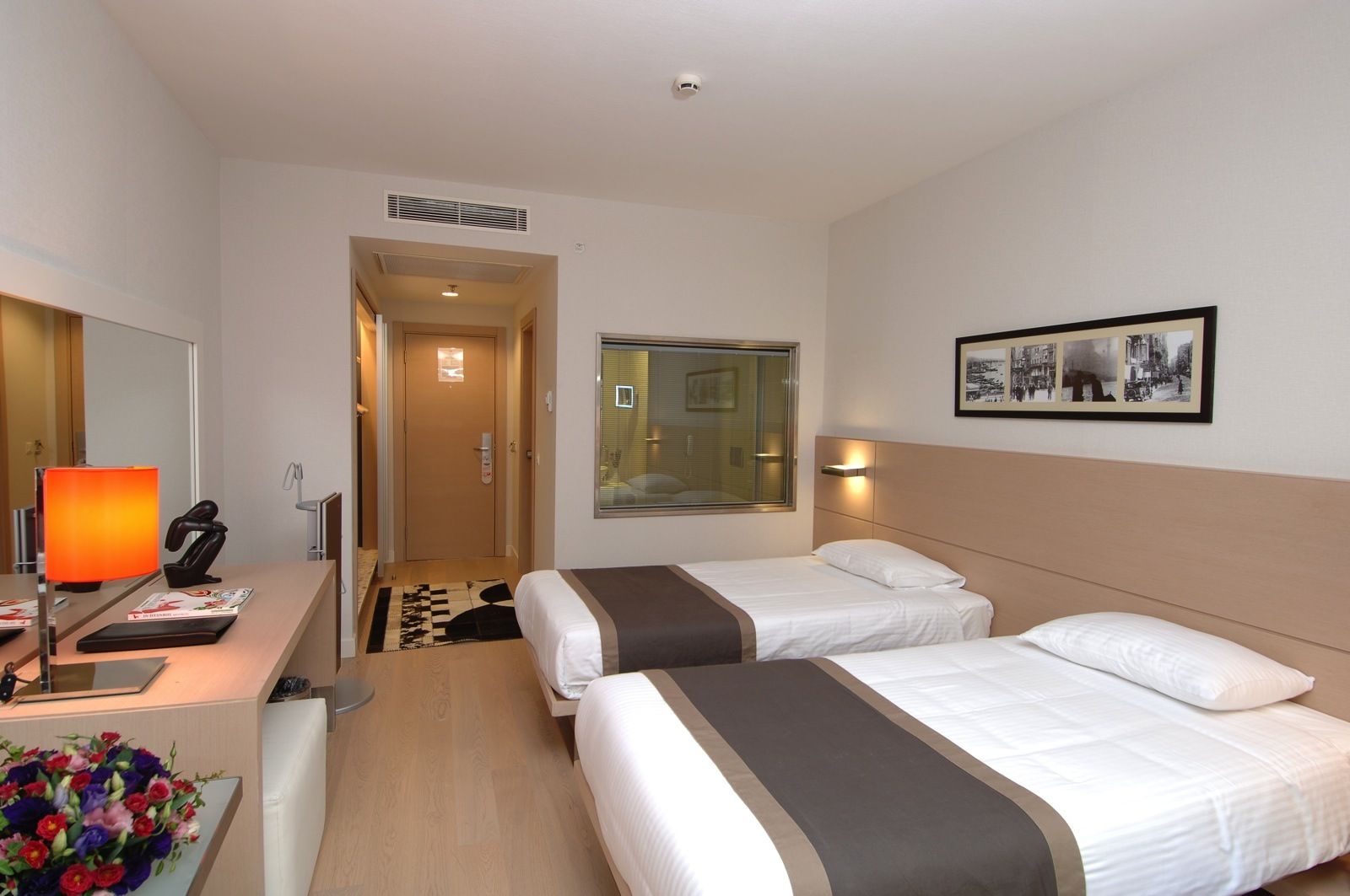เอเรสซิน โฮเต็ล ทักซิม พรีเมียร์ Hotel อิสตันบูล ภายนอก รูปภาพ